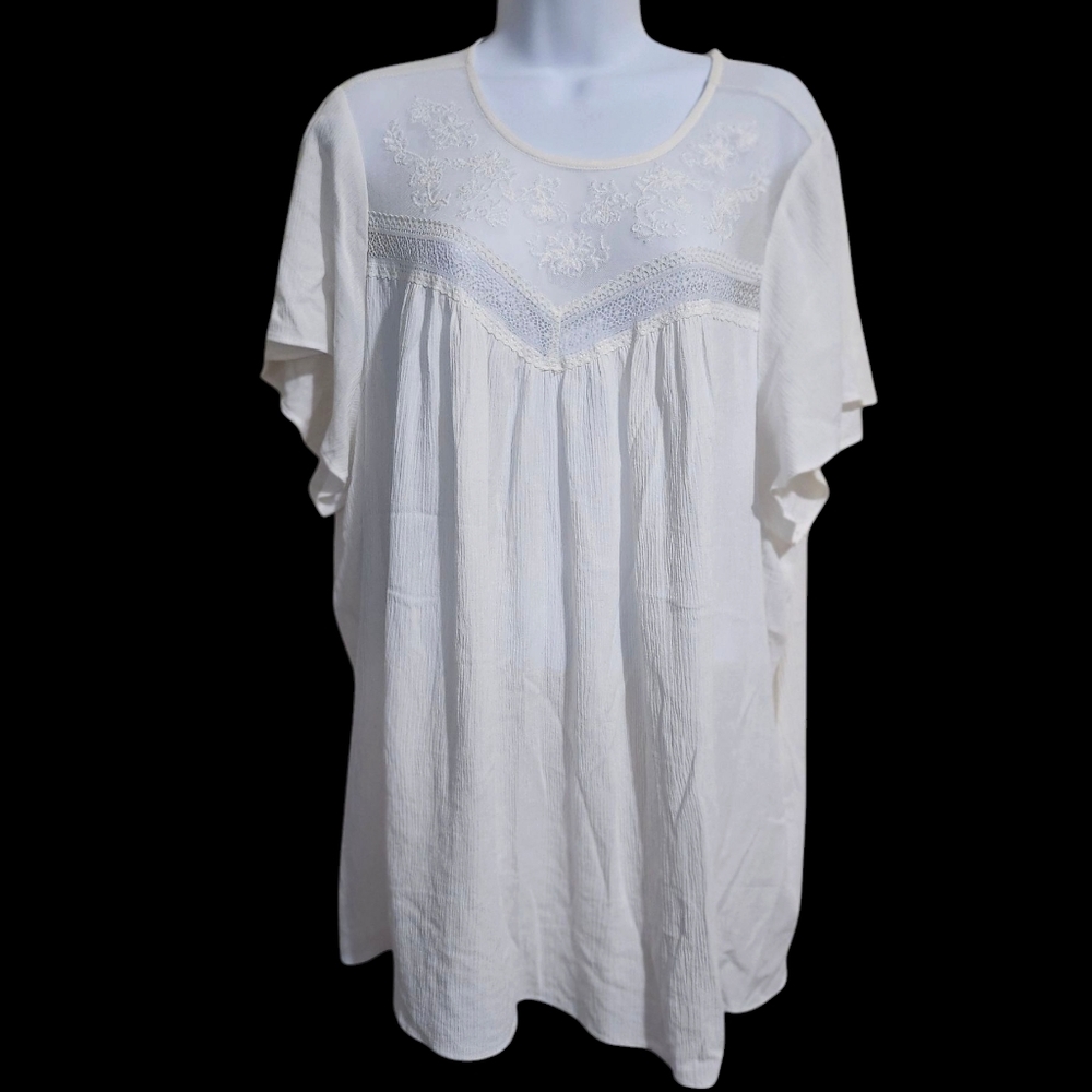 Torrid White Pullover Top Crinkle Gauze Flutter Sleeve Lace Neckline Size 3‎